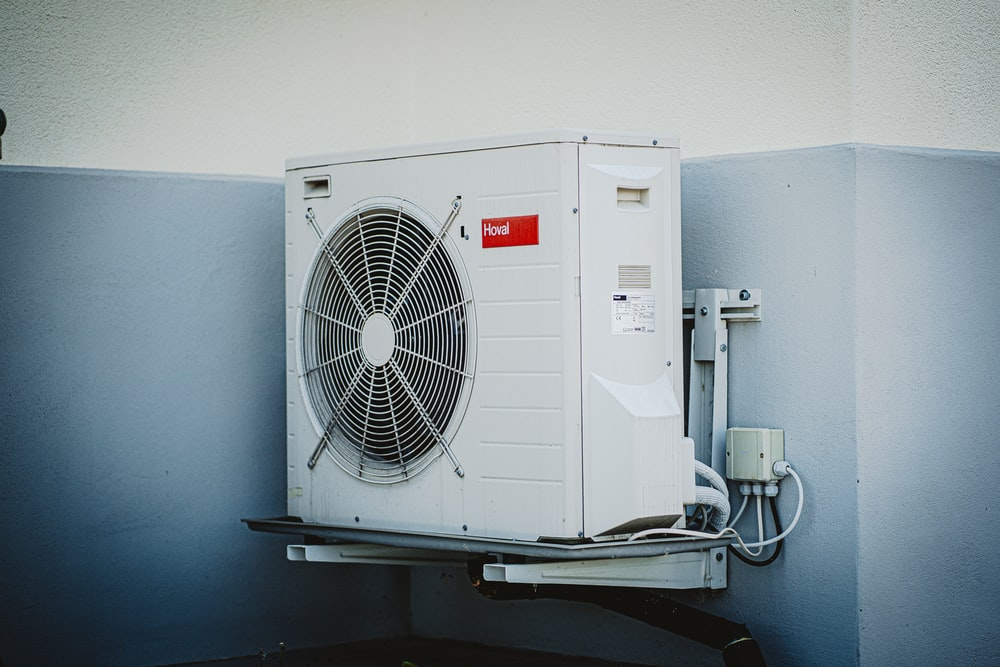 an air conditioner's outer unit